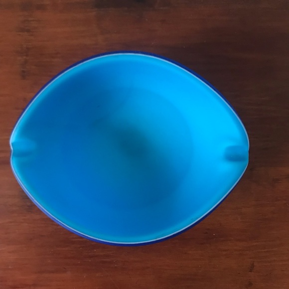 Vintage blue frosted cases glass catchall/ ashtray - Picture 2 of 9